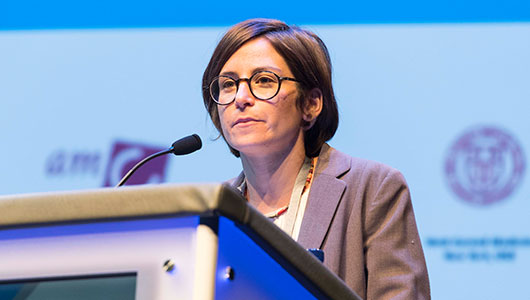 Roberta Gagliardini, en su intervención en HIV Glasgow. Créditos de la imagen: HIV Drug Therapy Glasgow 2016